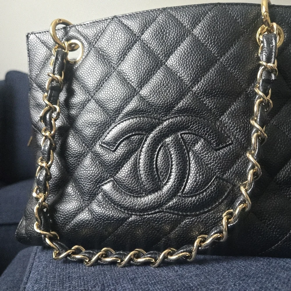 Chanel Vintage Caviar Petite Timeless Shopper Tote – Black